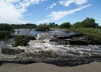 Вода повредила дорогу в Ивановском округе Приамурья