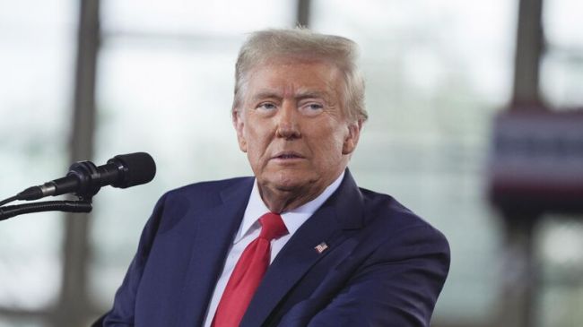 Трамп назвал нелепыми требования о возвращении Крыма и других территорий Украине
