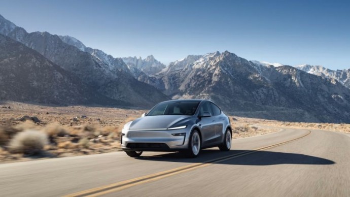 Специалисты по продажам Tesla работают по 13 часов в день, чтобы бороться со снижением объёмов реализации