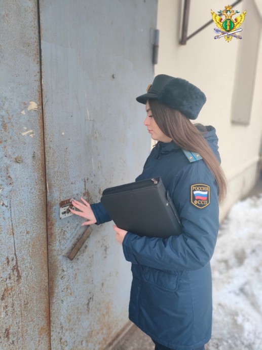 Женщина оплатила долги, чтобы не потерять квартиру