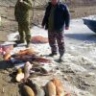 Астраханец поставил сеть в центре города — на Набережной приволжского затона