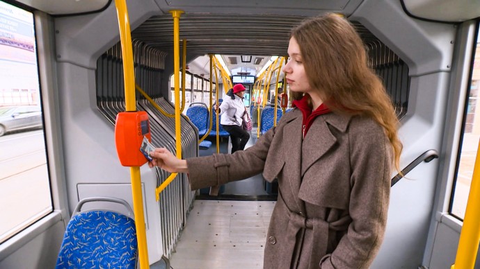 Обладатели Единой карты петербуржца продолжают экономить на проезде в наземном транспорте до 2026 года Обладатели Единой карты петербуржца продолжают экономить на проезде в наземном транспорте до 2026 года