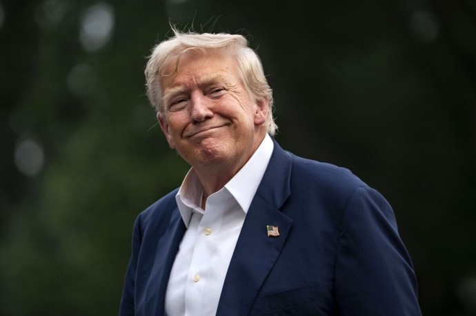 Строительство Трампом бального зала в Белом доме связано с делом Эпштейна, заявили в США