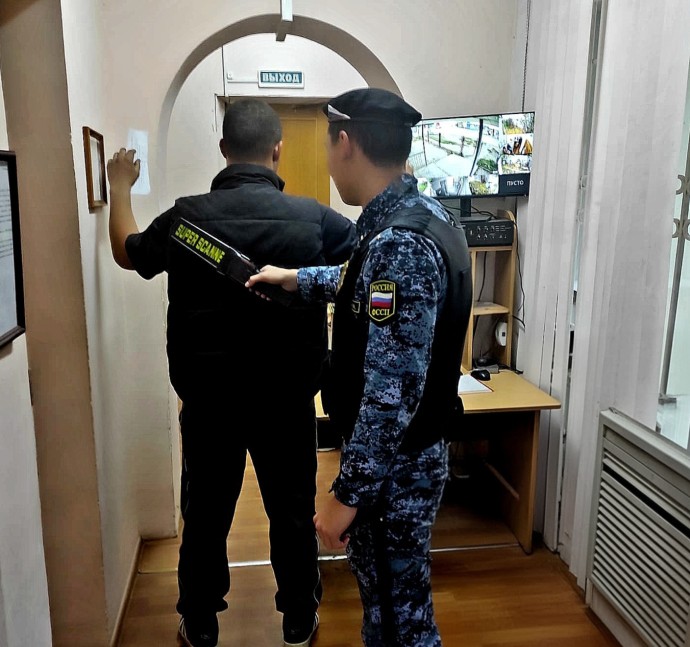 Астраханец решил прийти в суд с перцовым баллончиком