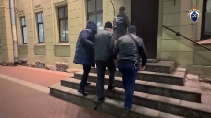 Начальника ИК №4 в Форносово отправили под домашний арест: ему вменяют крупную взятку Начальника ИК №4 в Форносово отправили под домашний арест: ему вменяют крупную взятку