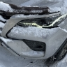 Неизвестный водитель врезался в Toyota Fortuner и скрылся с места ДТП в Южно-Сахалинске