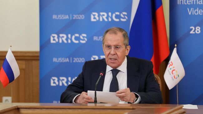 Традиционная модель глобализации уходит в прошлое, заявил Лавров
