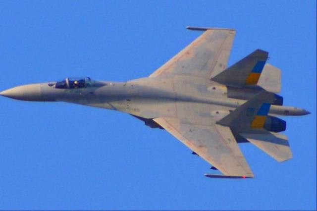 Мимикрия по-украински - Су-27 стал напоминать американский F-15 Мимикрия по-украински - Су-27 стал напоминать американский F-15