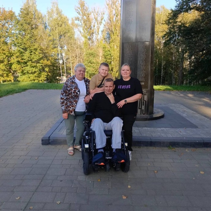 Ярославский филиал фонда «Защитники Отечества» помог ветерану СВО получить вездеходную коляску