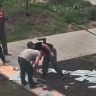 Жители одного из московских домов жалуются на регулярное обрушение фасада