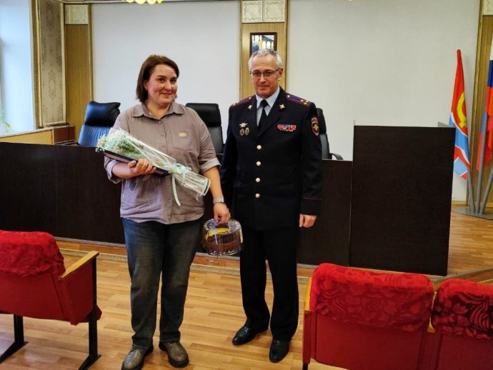 Сотрудницы костромской почты сэкономили сотни тысяч рублей клиентов