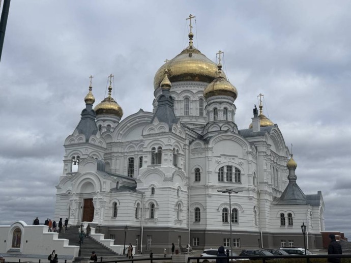 На территории Белогорского монастыря в Пермском крае сгорело кафе с пристроем На территории Белогорского монастыря в Пермском крае сгорело кафе с пристроем