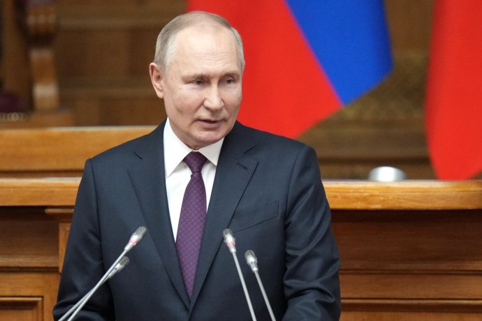 Путин поручил взять на парламентский контроль реализацию новых нацпроектов