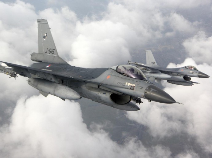 Американские F-16 застряли в пути: Тайвань оказался без самолетов и без пилотов