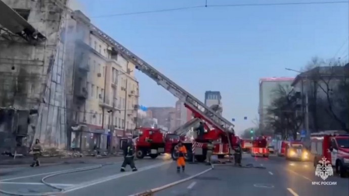 Торговый центр загорелся в Ростове-на-Дону на площади 300 «квадратов»