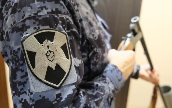 Росгвардия проверила 155 владельцев оружия в Курской области за неделю