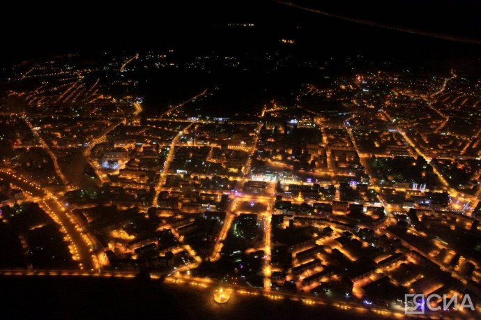 Пока в Якутии была ночь: птица над Солнцем, выплаты домохозяйкам и Келлог