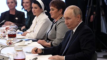 Путин поддержал идею единого стандарта поддержки семей участников СВО