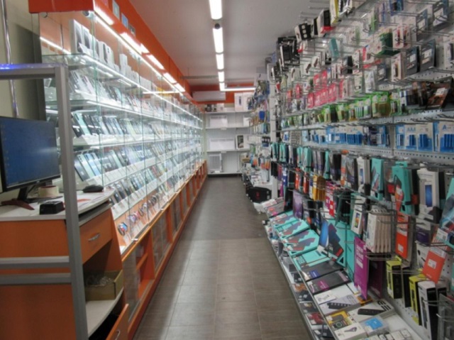 Житель Красноярского края под видом покупателя похитил два мобильных телефона в магазинах Мордовии Житель Красноярского края под видом покупателя похитил два мобильных телефона в магазинах Мордовии