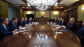 Денис Мантуров встретился с Министром иностранных дел и внешнеэкономических связей Венгрии