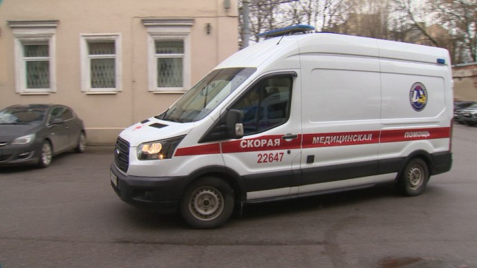 На перекрестке Гражданского проспекта и проспекта Просвещения автомобиль сбил женщину