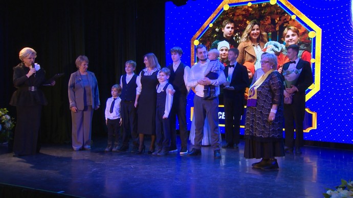 Лауреатов премии «Петербург и петербуржцы» наградили в Екатерининском собрании Лауреатов премии «Петербург и петербуржцы» наградили в Екатерининском собрании