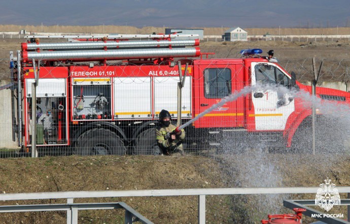 В Курортном районе пожарные тушили «Газель»