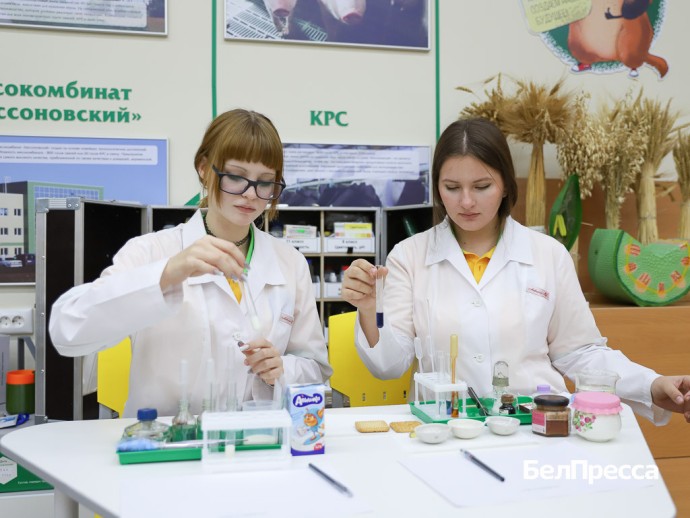 В агротехнологическом классе Майской гимназии провели открытый урок для родителей