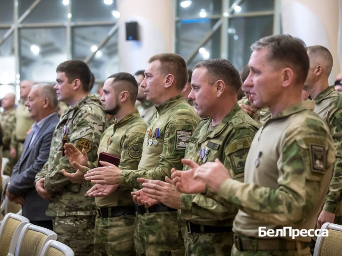 88 бойцов белгородской самообороны получили госнаграды 88 бойцов белгородской самообороны получили госнаграды