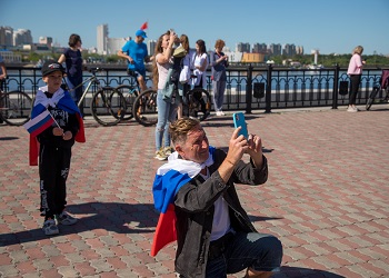 Заместитель мэра рассказал о популярности триколора среди благовещенцев Заместитель мэра рассказал о популярности триколора среди благовещенцев