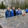 Молодогвардейцы приняли участие во Всероссийском субботнике по благоустройству памятников и мест воинских захоронений