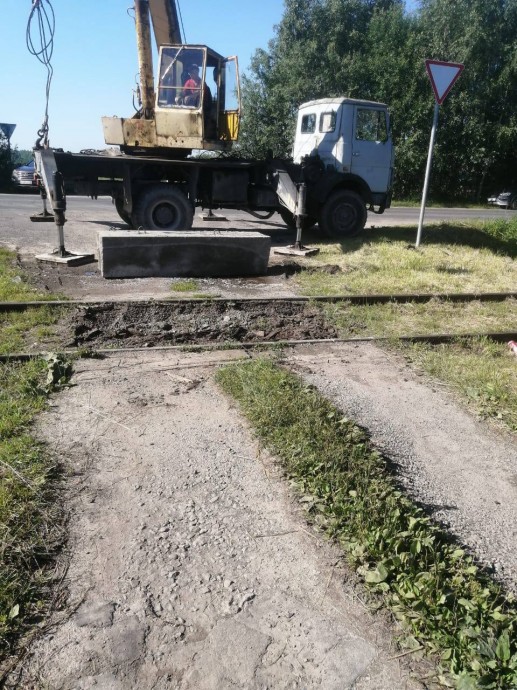 Под Рыбинском закрыли организованный жителями железнодорожный переезд