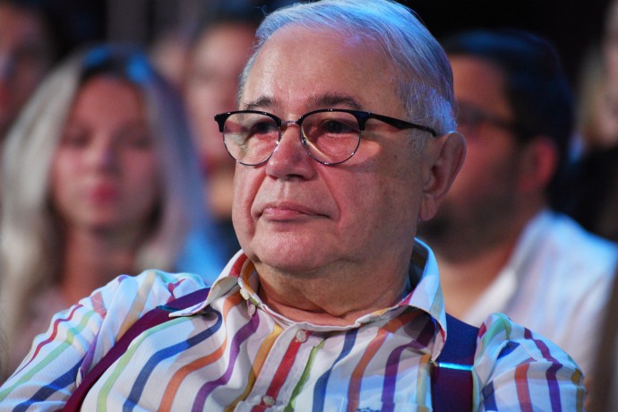 Евгений Петросян через суд выписал из квартиры в Москве дочь Викторину Петросянц