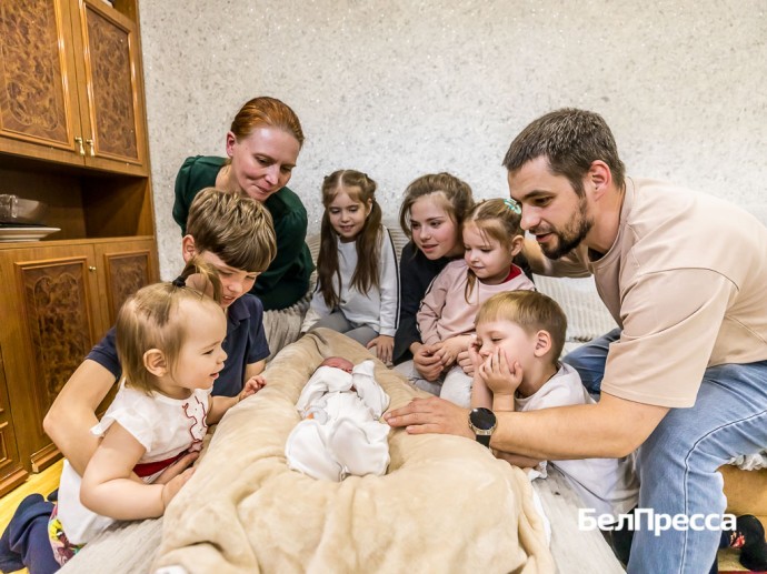 Глава Белгородской области рассказал о выделенных 130 млн рублей многодетным семьям Глава Белгородской области рассказал о выделенных 130 млн рублей многодетным семьям