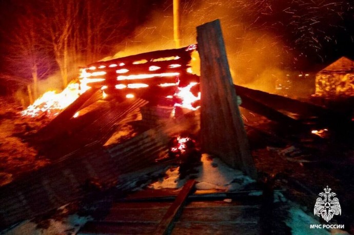 В деревне под Тверью из-за неисправной электрики дотла сгорела баня