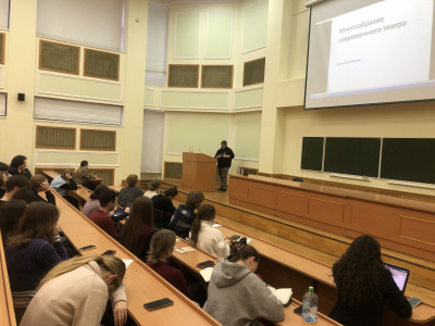 Всероссийский фестиваль «Страна-Театр-Школа» проводит Пятую Школу юного театрального блогера