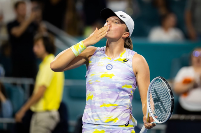 Швёнтек вышла на второе место в истории WTA по призовым Швёнтек вышла на второе место в истории WTA по призовым