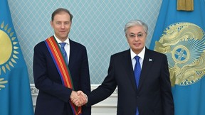 Денис Мантуров встретился с Президентом Казахстана Касым-Жомартом Токаевым Денис Мантуров встретился с Президентом Казахстана Касым-Жомартом Токаевым