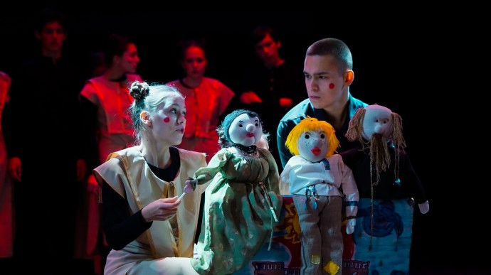 В Коломне впервые прошел Всероссийский фестиваль фольклорных театров «Охочие комедианты» В Коломне впервые прошел Всероссийский фестиваль фольклорных театров «Охочие комедианты»