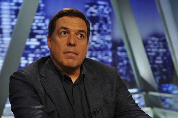 Жил в интернате, убегал из-под стражи и подарил сироте семью. Загзаги судьбы Александра Любимова Жил в интернате, убегал из-под стражи и подарил сироте семью. Загзаги судьбы Александра Любимова