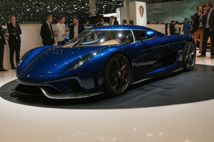 Авто за ₽250 млн подарил известный российский рэпер своей возлюбленной