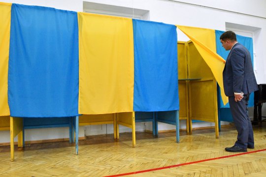 Кому нужны выборы на Украине? Кому нужны выборы на Украине?