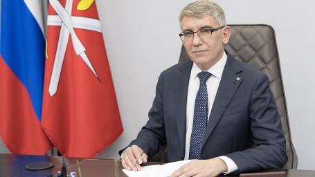 Дмитрий Миляев поздравил тульских аграриев с профессиональным праздником