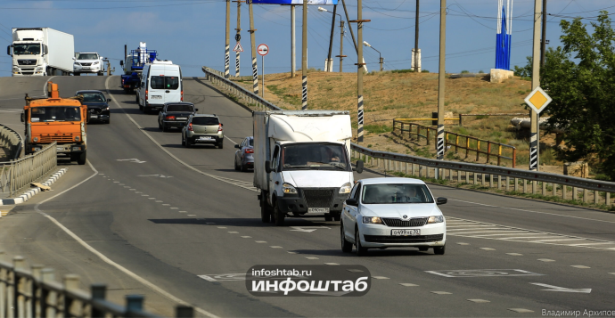 Астраханцы жалуются на дороги и проблемы ЖКХ