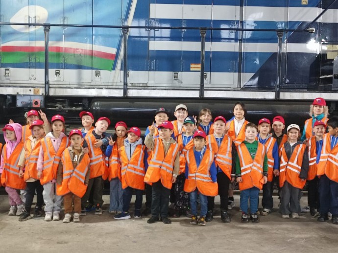 Закрылась первая смена летней площадки «Юные ЖДЯжки» Закрылась первая смена летней площадки «Юные ЖДЯжки»