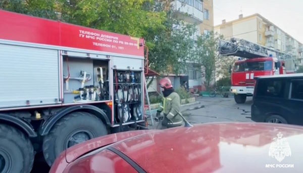 В Улан-Удэ пожарные спасли 10 человек