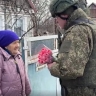 Военнослужащие сахалинского корпуса поздравили жительниц ДНР с 8 Марта