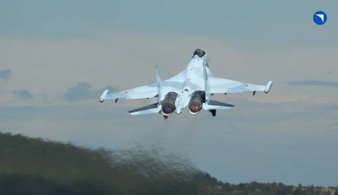 Новая партия многофункциональных истребителей Су-35С отправлена с завода в войска