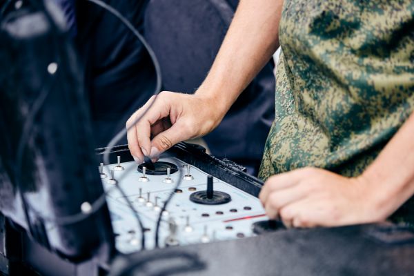 Российские военные уничтожили на Украине технику, переправляемую из Румынии Российские военные уничтожили на Украине технику, переправляемую из Румынии