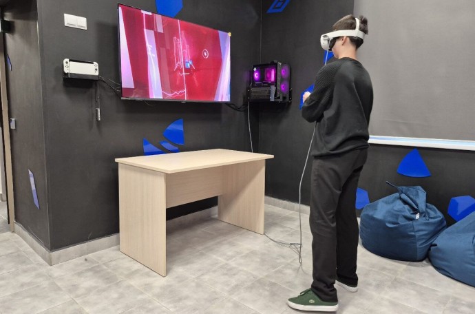 Открыла двери старорусская спортшкола с фиджитал-классом